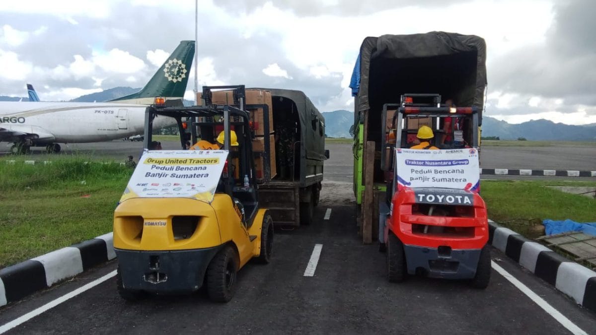 Grup United Tractors Salurkan Bantuan Berkelanjutan untuk Penanganan Bencana di Sumatera