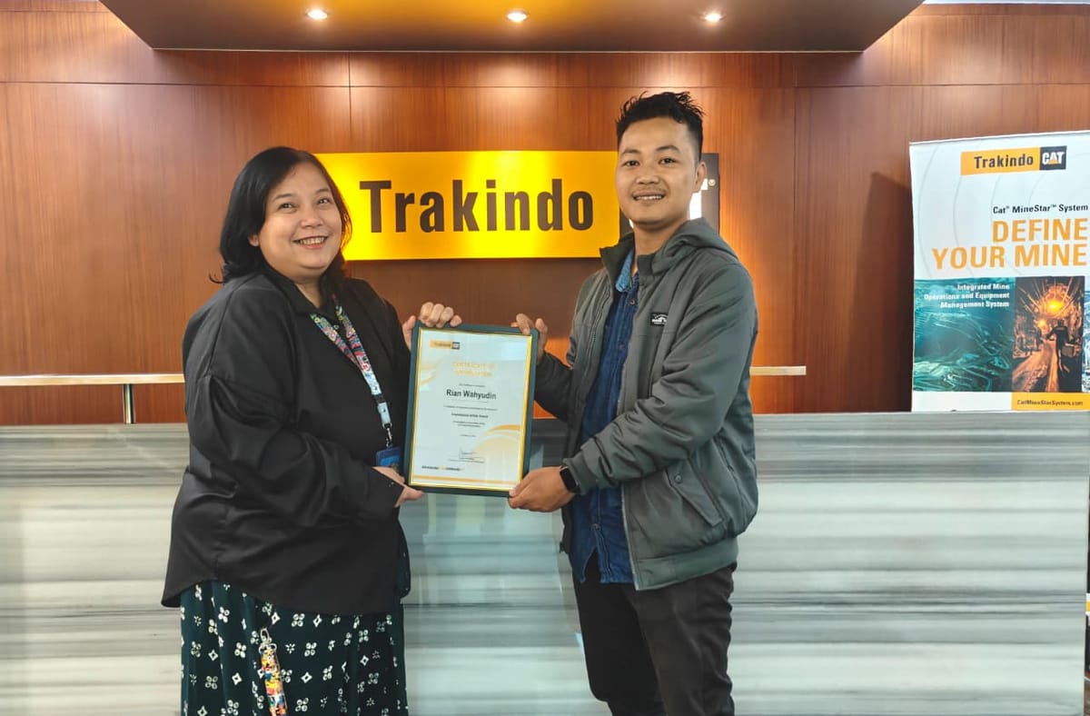 Jurnalis Majalah TAMBANG Juara Trakindo Journalist Writing Competition 2025