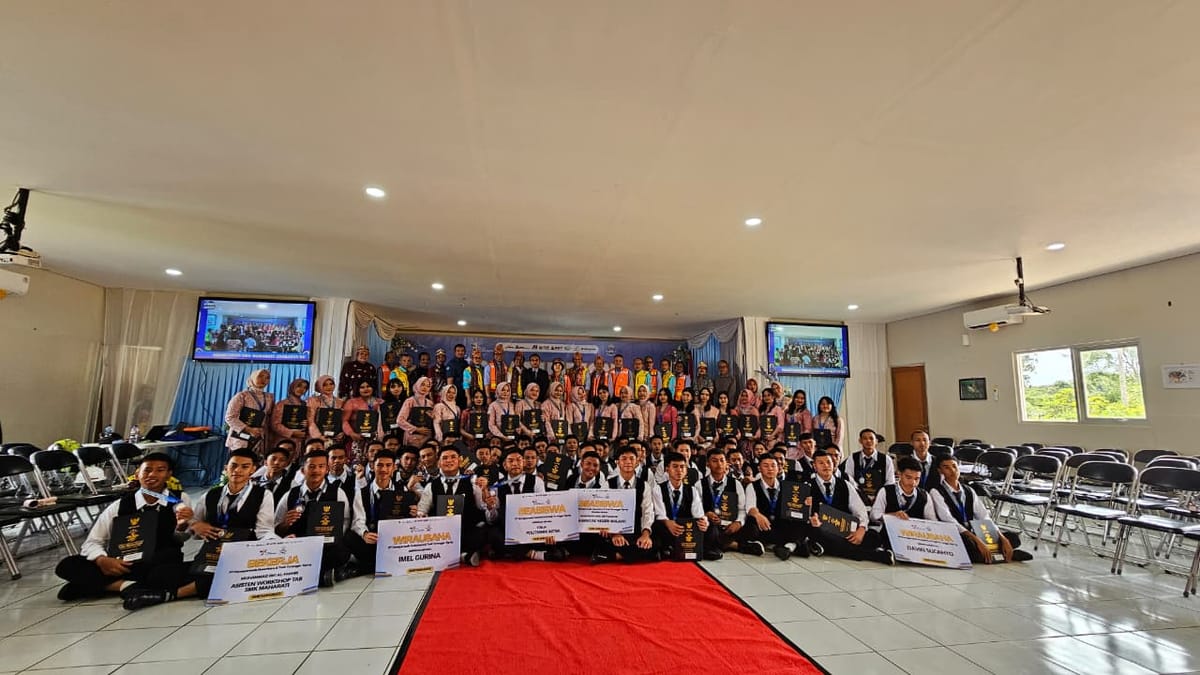 PAMA Akselerasi Pendidikan di Pedalaman: SMK Maharati Wisuda Angkatan Ketiga dan Hadirkan Program Elektrifikasi Sekolah