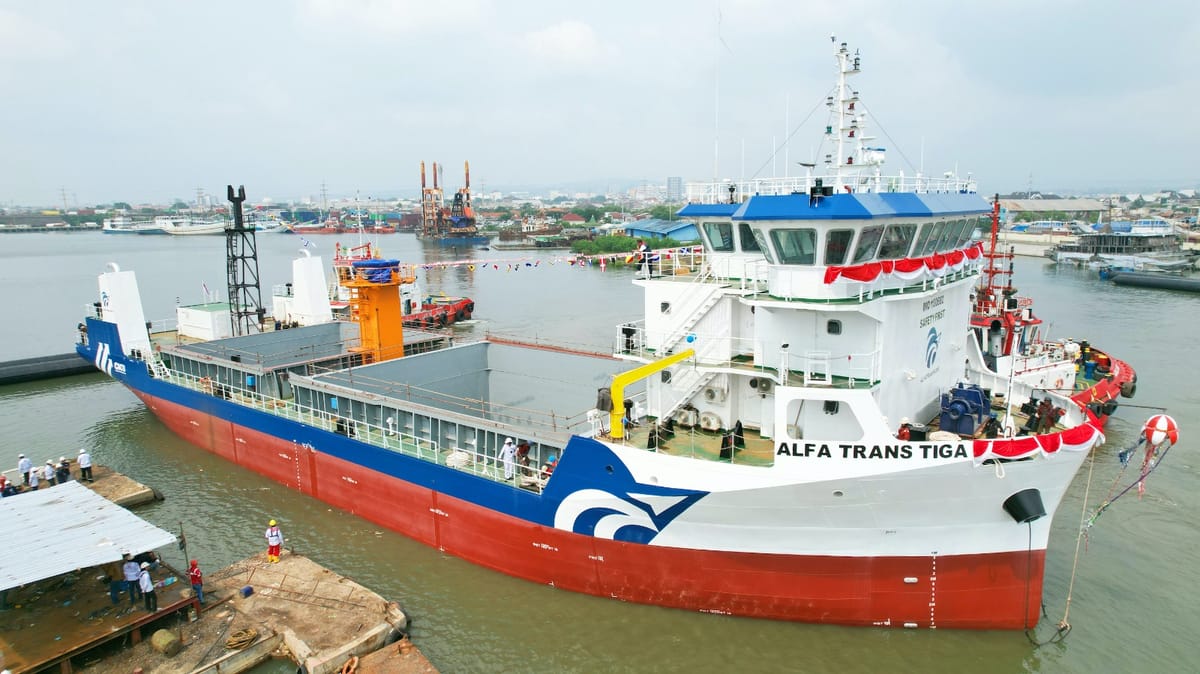 Perkuat Logistik Indonesia Timur, Alfa Trans Raya Luncurkan Container Vessel Kapasitas Terbesar