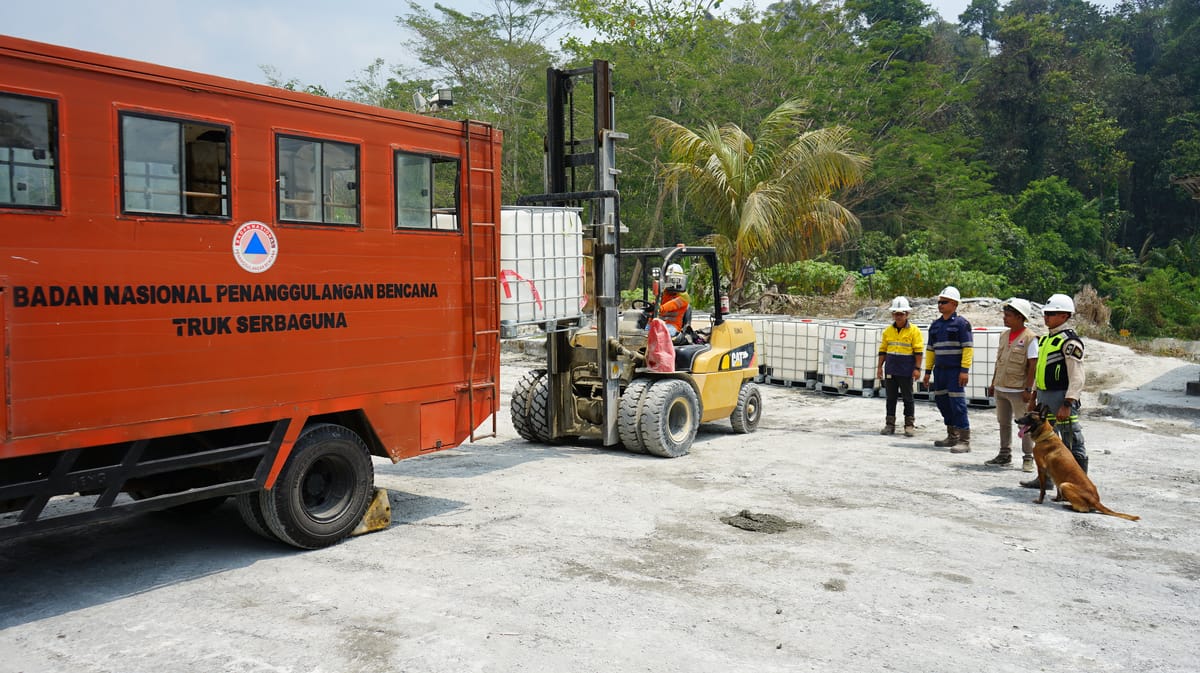 Tangani Karhutla, NHM Serahkan 8 Unit Tangki Air Perkuat Armada BPBD Halmahera Utara