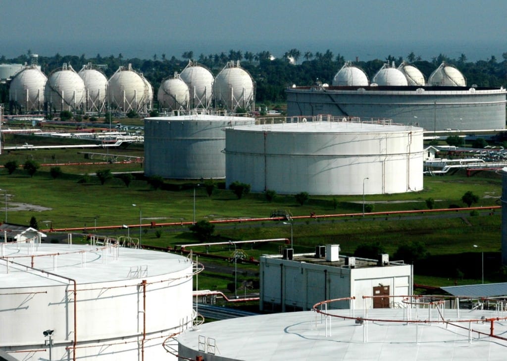 Rencana Pembangunan Kilang Harus Dikaji Ulang