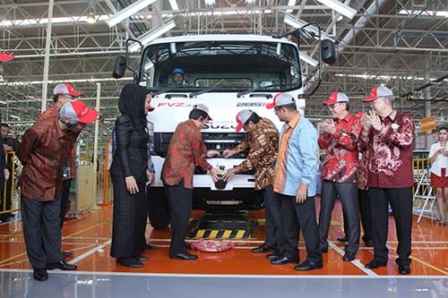 Kucurkan Rp 1,7 triliun, Isuzu Pacu Mesin Produksi Di Karawang