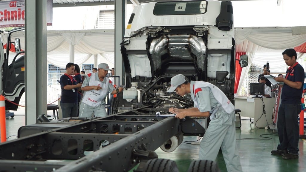 Isuzu Indonesia Juarai Kompetisi Mekanik Dunia