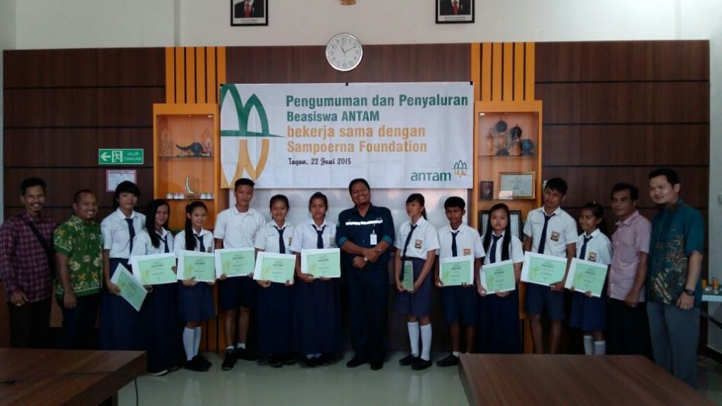 Beri Beasiswa Berprestasi, PT. Antam (Persero) Tbk Gandeng Sampoerna Foundation