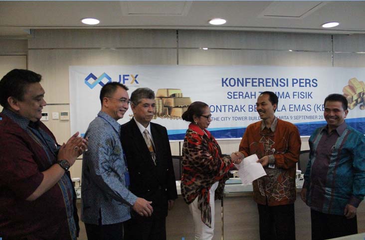 Serah Terima Fisik Kontrak Berkala Emas Pertama Kali Digelar di Jakarta