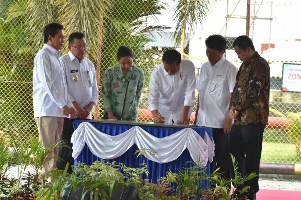 Jokowi Kembali Resmikan 17 Titik Penyalur BBM Satu Harga