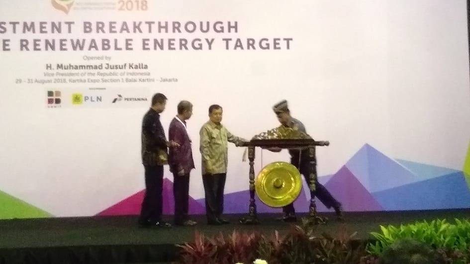 Jusuf Kalla Buka Pagelaran Energi Baru Terbarukan