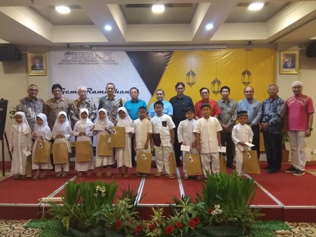 Perhapi Gelar Bukber dan Santunan Yatim