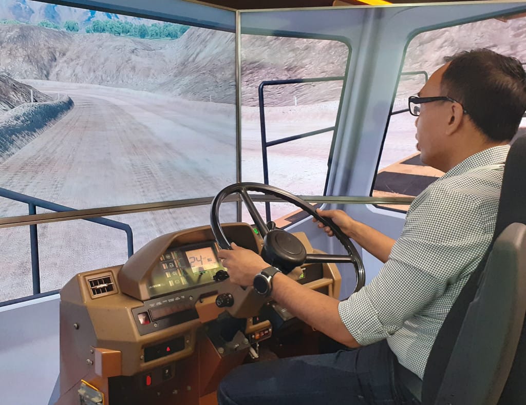 Simulator Alat Berat Immersive Technologies