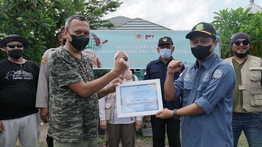 PT Timah Bersama Alobi Foundation dan BKSDA Sumsel Lepasliarkan Delapan Satwa