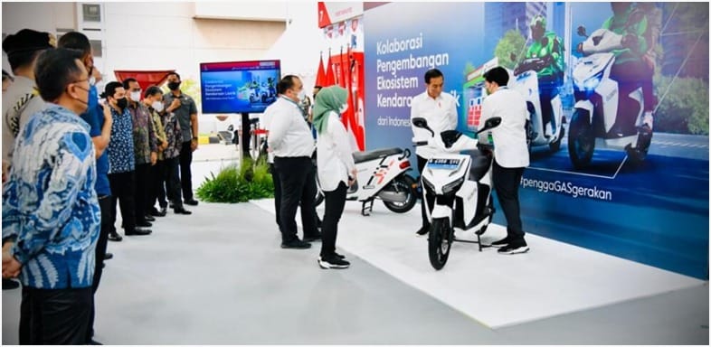 Presiden Jokowi Luncurkan Kolaborasi Pengembangan Ekosistem Kendaraan Listrik