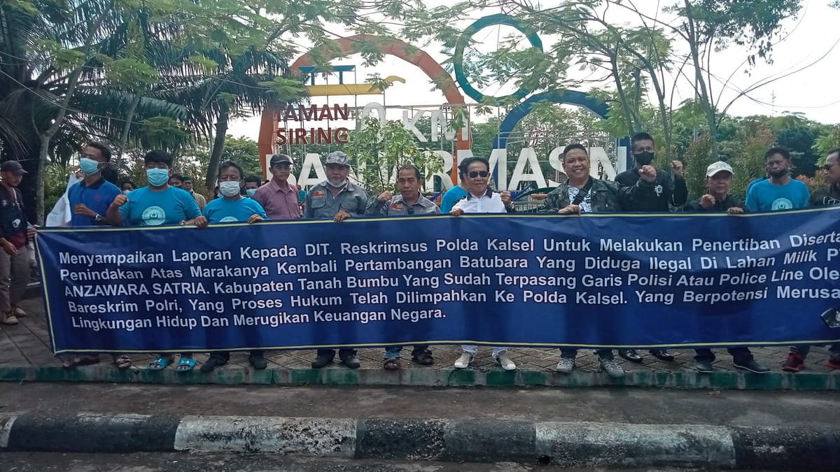 Geruduk Polda Kalsel, Massa Solidaritas Jurkani Desak Tertibkan Tambang Ilegal