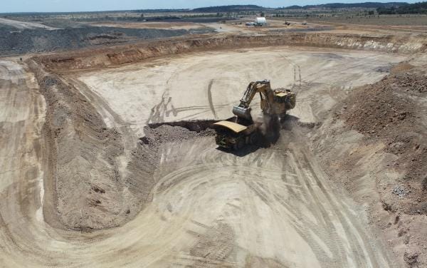 Sah, Dian Swastatika Sentosa (DSSA) Akuisisi Saham Dampier Coal Australia