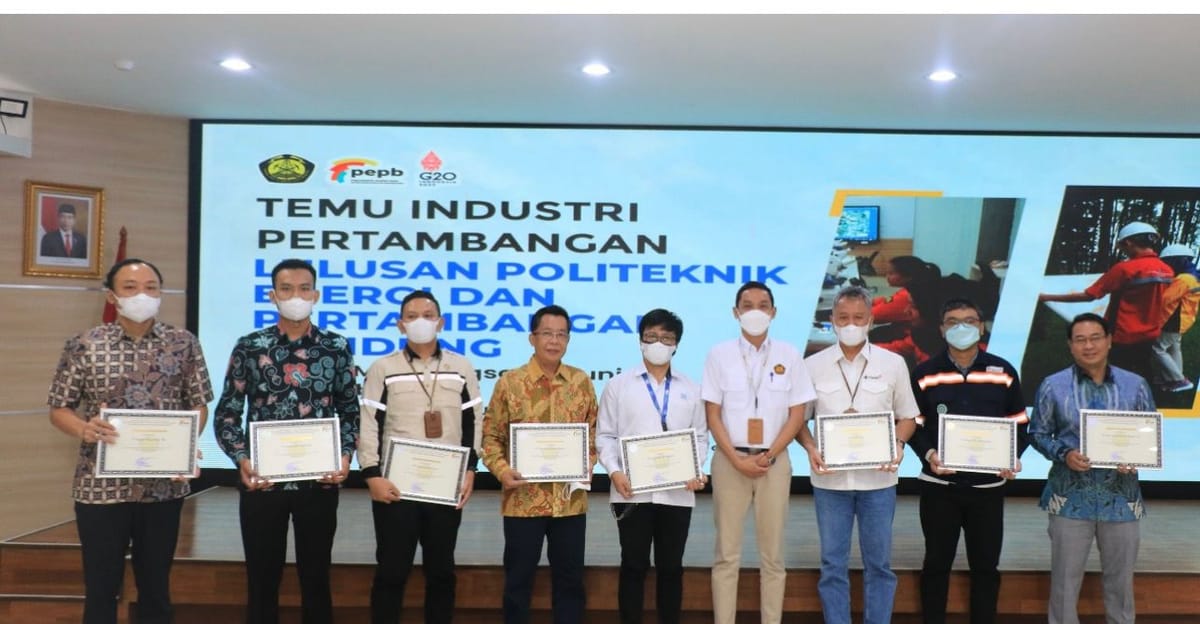 NHM Terima Penghargaan Bidang Pendidikan dari KESDM