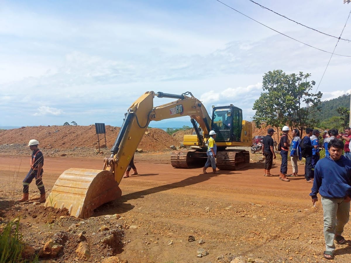 Massa Blokade Pengapalan Ore Nikel PT CLM, IPW Minta Kemenkopolhukam Turun Tangan