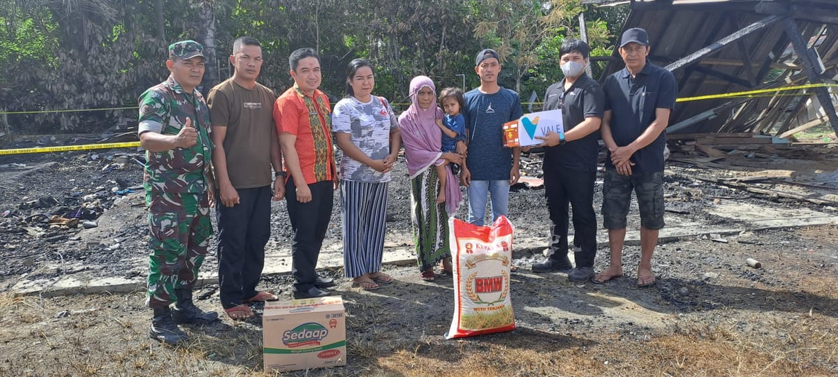 VALE Serahkan Bantuan untuk Korban Kebakaran di Desa Puubunga Kolaka Sultra
