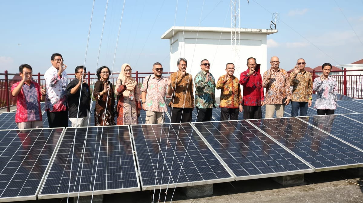 Pertamina Beri Bantuan PLTS Berkapasitas 326,25 kWp ke UGM