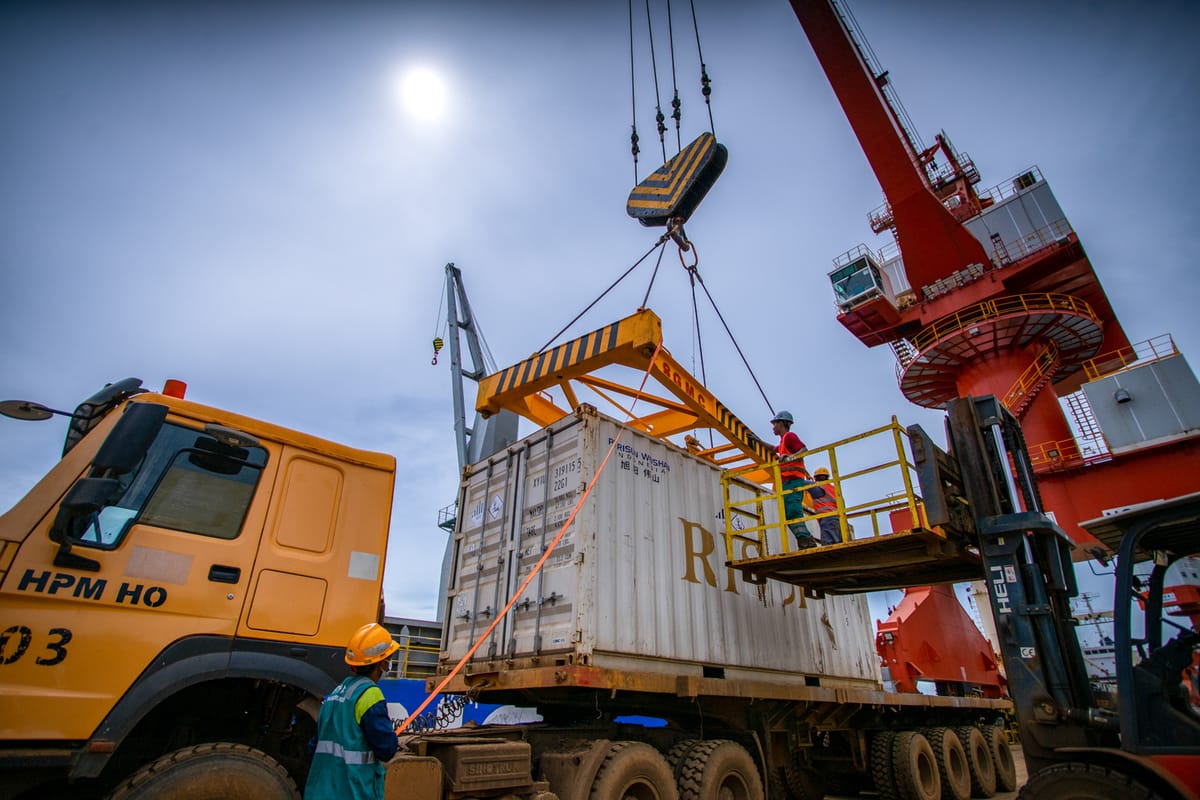 Pertama, PT Trimegah Bangun Persada Ekspor Nikel Sulfat Ke Cina