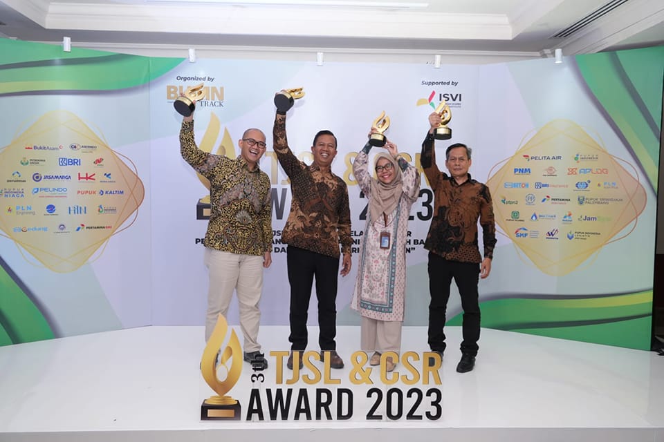 PTBA Raih 4 Penghargaan Ajang TJSL dan CSR Award 2023