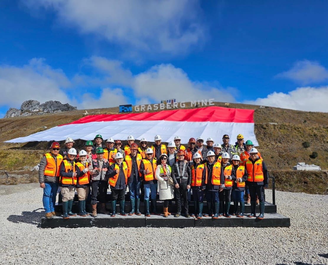 Keren,Bentangkan Bendera Merah Putih Raksasa PTFI Pecahkan Rekor Guinness World Records