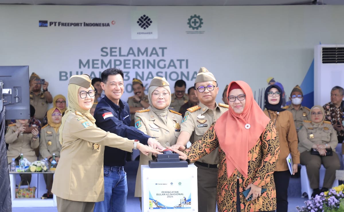 Kunjungi Smelter PTFI, Menaker Ida Tekankan Pentingnya Bangun Budaya K3