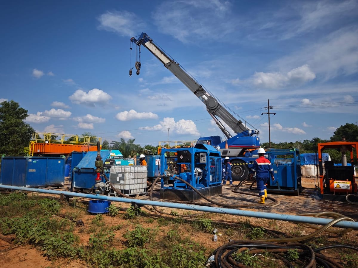 Pertamina Lubricants dan Pertamina Hulu Rokan Lakukan Injeksi Perdana Surfaktan PHR24