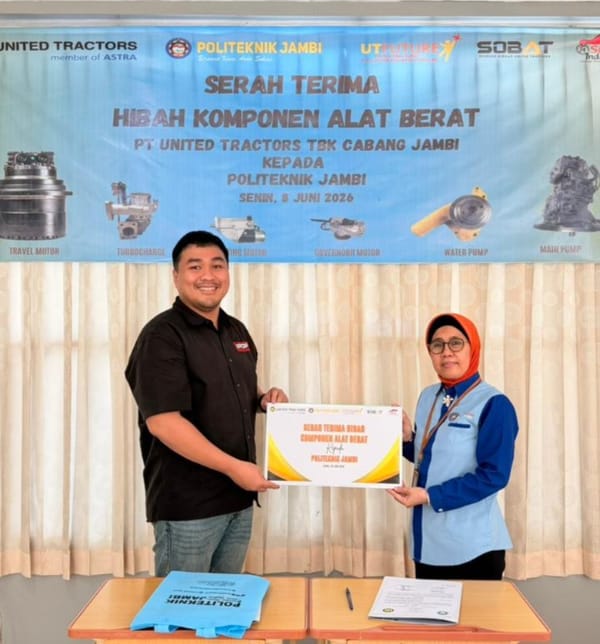 Dukung Pembelajaran, United Tractors Hibahkan Komponen Alat Berat untuk Politeknik Jambi