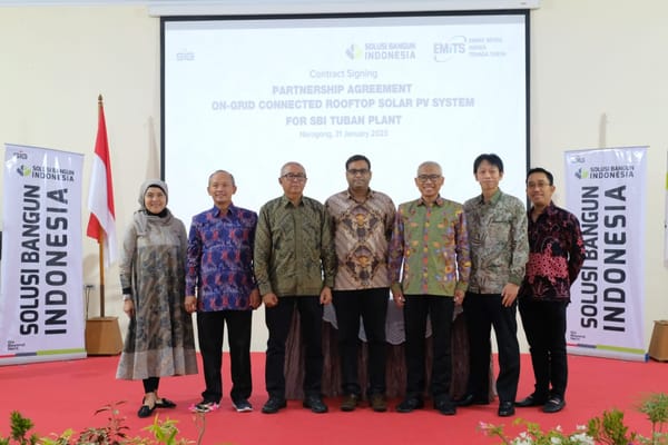 EMITS-SBI Teken Kontrak Bangun PLTS Atap Kapasitas 7 MWp
