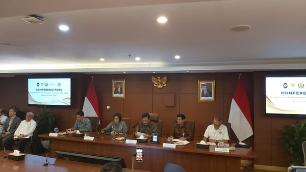 Menko Luhut: Insentif Motor Listrik Berlaku Hari Ini, Mobil 1 April